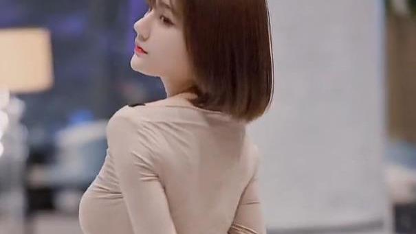短发 穿搭优雅长裙的短发女孩，也能显得很有女人味