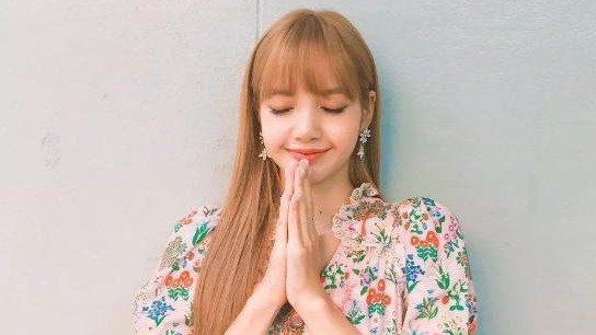 Lisa的腿是被上帝吻过吗？无以伦比的漫画腿，网友：真没开特效？