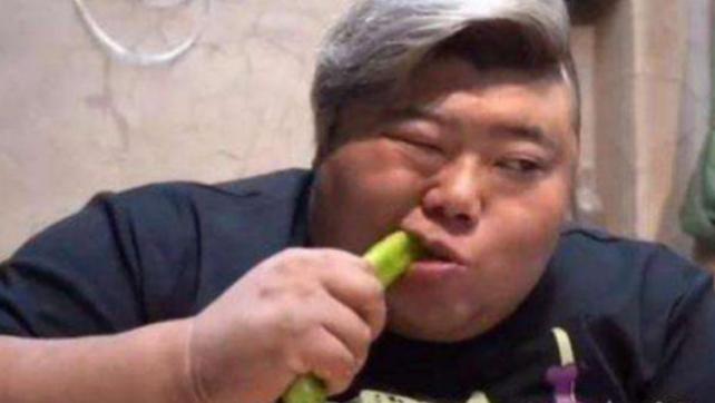 迪丽热巴 600斤胖猴仔现身减肥营，抗拒称体重、跑步，只关心伙食好不好