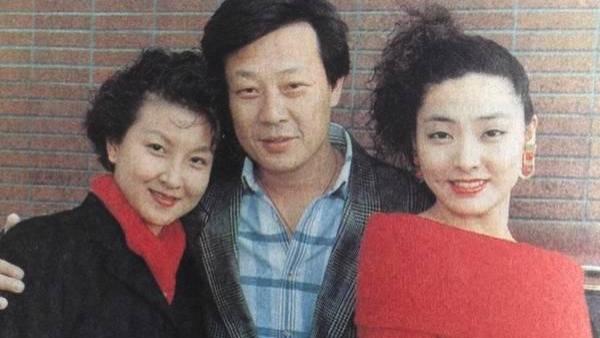 寇世勋|老戏骨坐拥双妻，两妻子同住一栋楼关系和睦，但他真的就幸福吗？