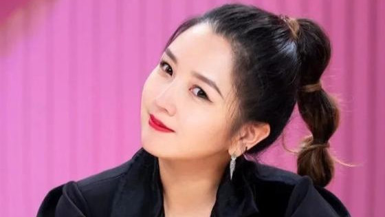 何洁|何洁封肚复出后忙工作，自曝节食减肥食谱，一天只吃一个苹果