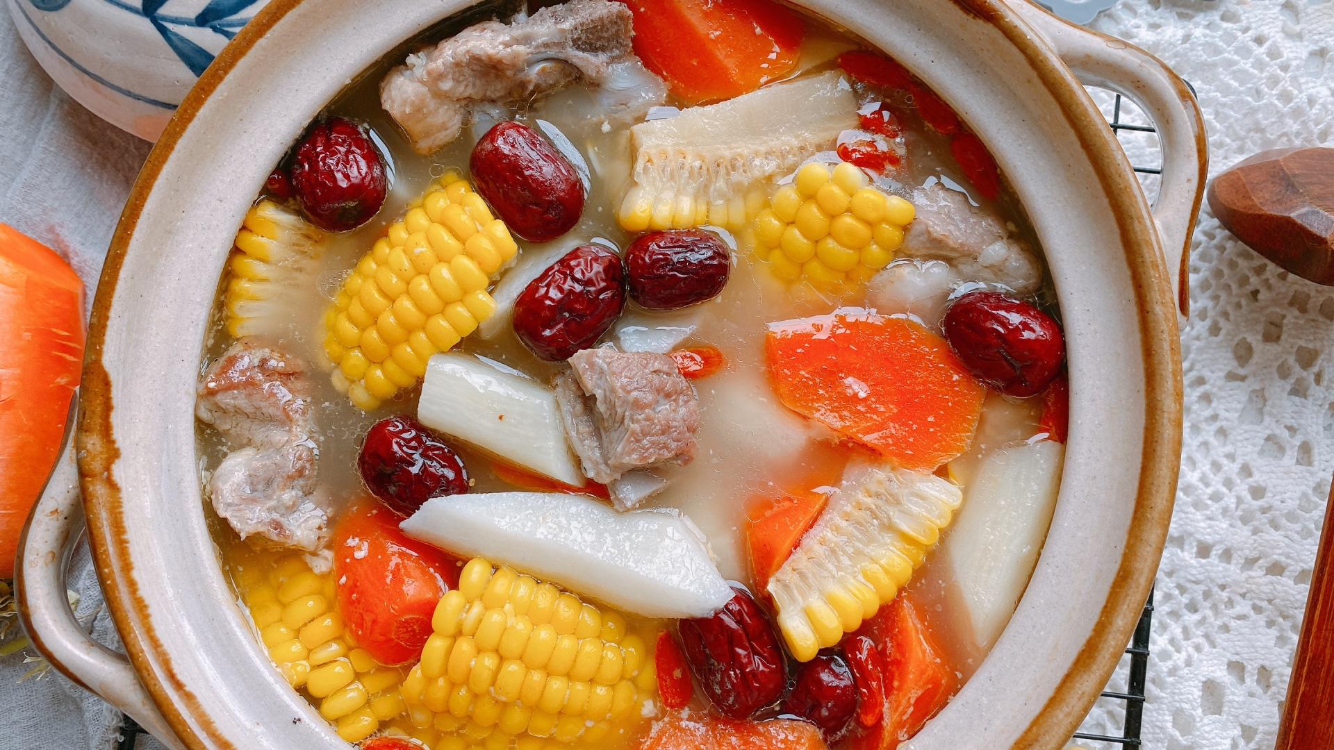 排骨汤|排骨汤这样炖最好喝，汤浓白肉软烂，原汁原味，炖之前多做这2步