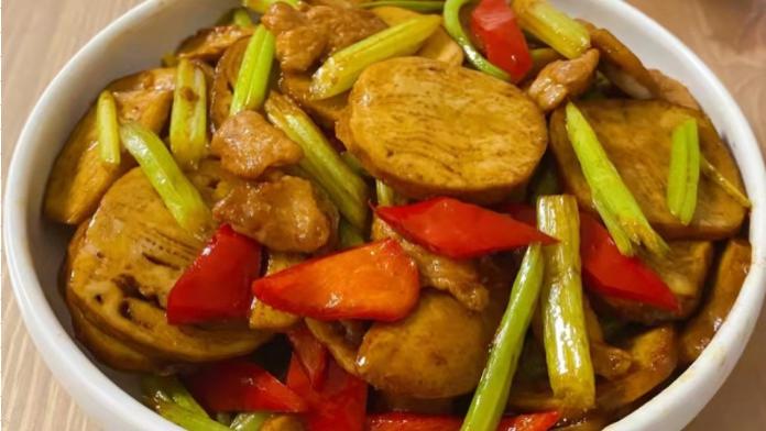 面包|秋冬季节，吃猪肉牛肉不如它，经济又实惠，营养极高，孩子馋哭了