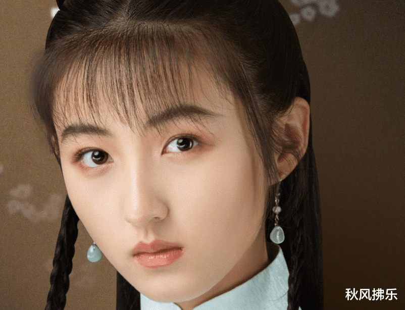 她被称为是“最年轻的老戏骨”,献出荧幕初吻后,众人直呼长大了 她被称为是“最年轻的老戏骨”,献出荧幕初吻后,众人直呼长大了