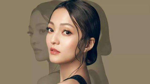 美容仪|赵露思直播中卸过妆，看不出变化，称经常用美容仪来清洁和护肤！