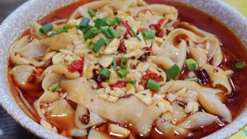 花菜|重庆人眼中第一美食，又贵又臭还难洗，30多年老店，客人排队来吃