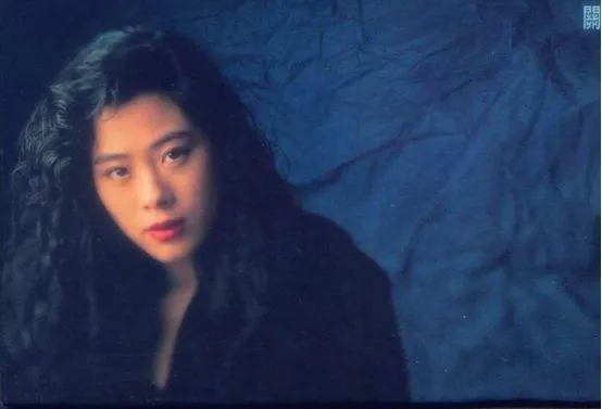 曾与王菲齐名，拒绝李宗盛的她，为何变成无家可归的“疯女人”？