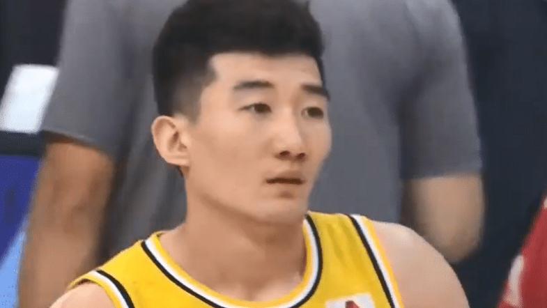 顽童说情感 严惩广厦孙铭徽！报复性动作故意绊倒李炎哲，被吹违体不能轻饶他