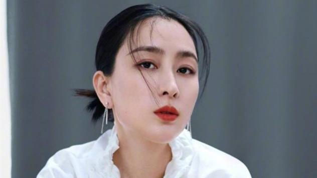 发型|?被男生公认为不好看的4种脸型，化妆也很难变美，希望你一个不中