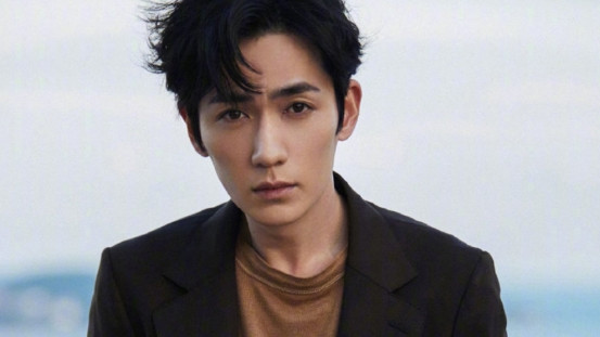 朱一龙|朱一龙一步一个脚印，还是在向上走的，虽然慢了点但是很稳