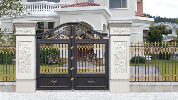 别墅庭院围墙大门的安装步骤是怎样？