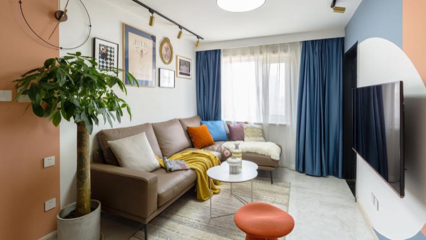 混搭风是王道，用多彩色系填充空间，打造温馨浪漫雅居