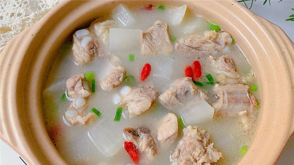 |鲜美不油腻的萝卜排骨汤?连喝三碗真解馋?
