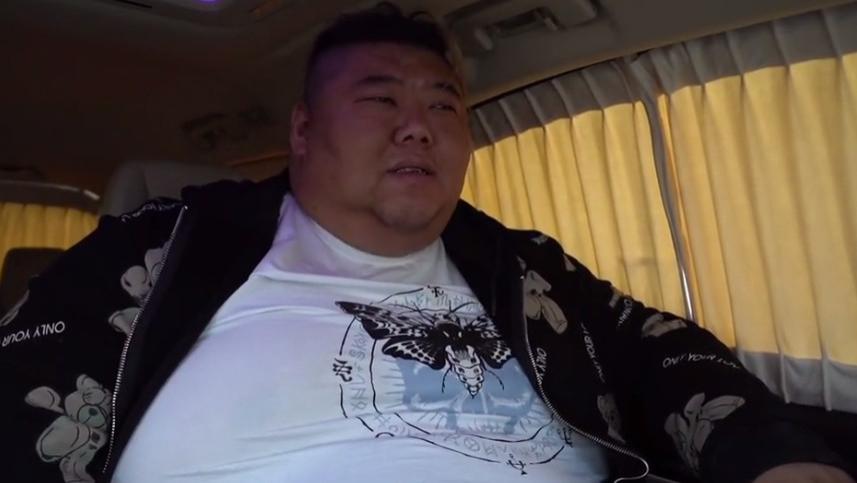坦桑石 600斤胖猴仔不顾医生劝阻，大口吃红烧肉，走两步喘到差点晕厥