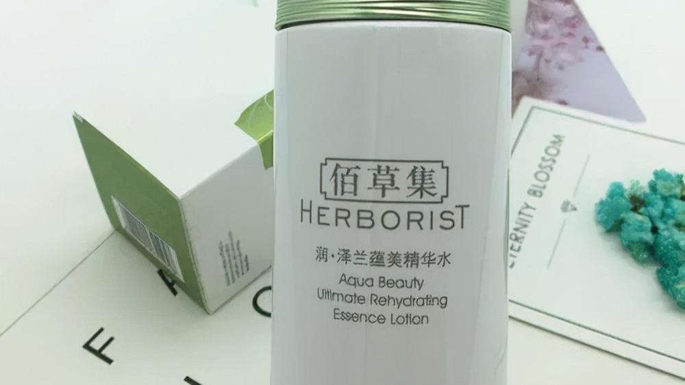 化妆水 热门化妆水：平滑触感，吸收之后的皮肤真的是软嫩透亮