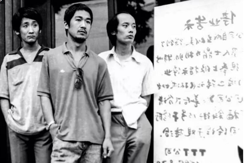 32年前,张国立在南极点燃炸药包,救下100多人荣获二等功 32年前,张国立在南极点燃炸药包,救下100多人荣获二等功