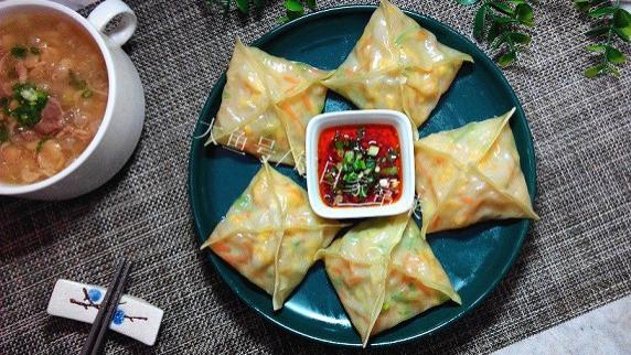 食材|这个蒸包超简单，皮薄馅又鲜，不用揉面真方便！