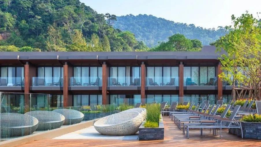 亿伽设计│温泉设计│洗浴设计│酒店设计│山坡上的建筑：KC格兰德温泉度假酒店