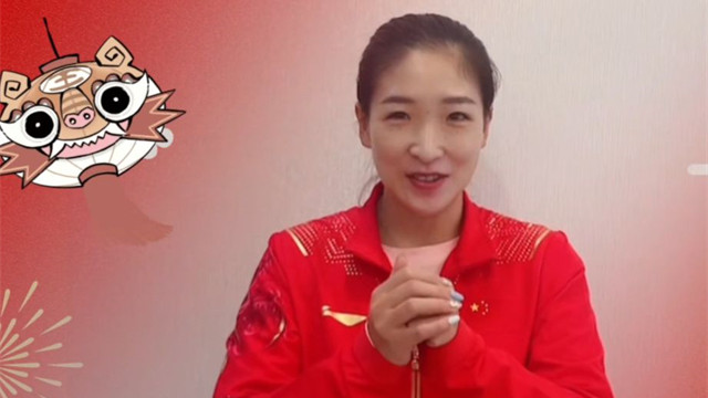 刘诗雯 国乒富婆争奇斗艳！刘诗雯笑容妩媚晒美甲，陈梦涂红嘴唇成熟迷人