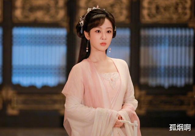 杨紫新戏刚达成,就被曝出有穿帮镜头,“证据”出自杨紫之手