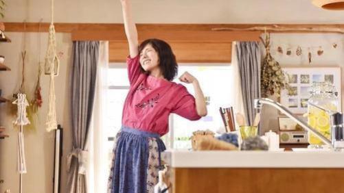 看了日本太太的卫生间清洁，才知道这些年来，我根本不懂得打扫