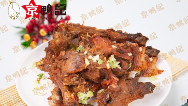 北京烤鸭|北京烤鸭的两种烤制方法，你了解吗？