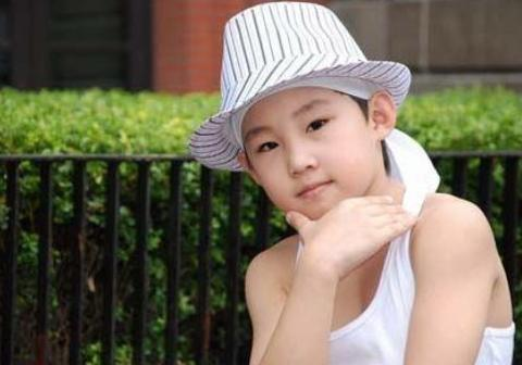 9岁与周杰伦登春晚,父母为他卖掉房子,侯高俊杰如今怎么样了? 9岁与周杰伦登春晚,父母为他卖掉房子,侯高俊杰如今怎么样了?