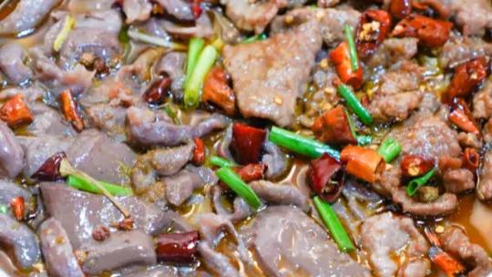 酱油|一家让同事无心工作，一下班就冲去吃的不知名苍蝇小馆