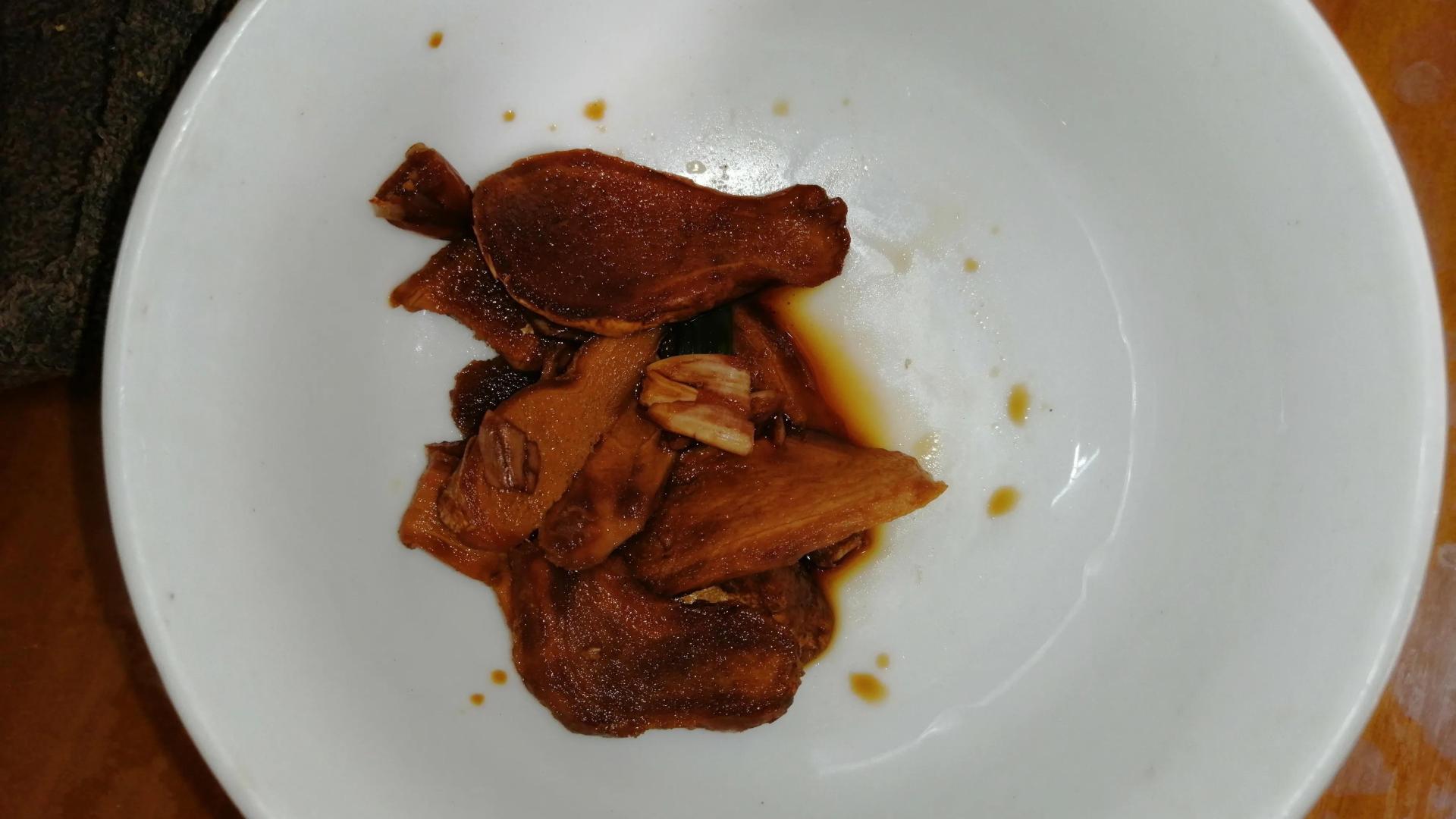 |回丈母娘家，看到餐桌上的饭菜，心酸了，70多岁舍不得吃舍不得穿