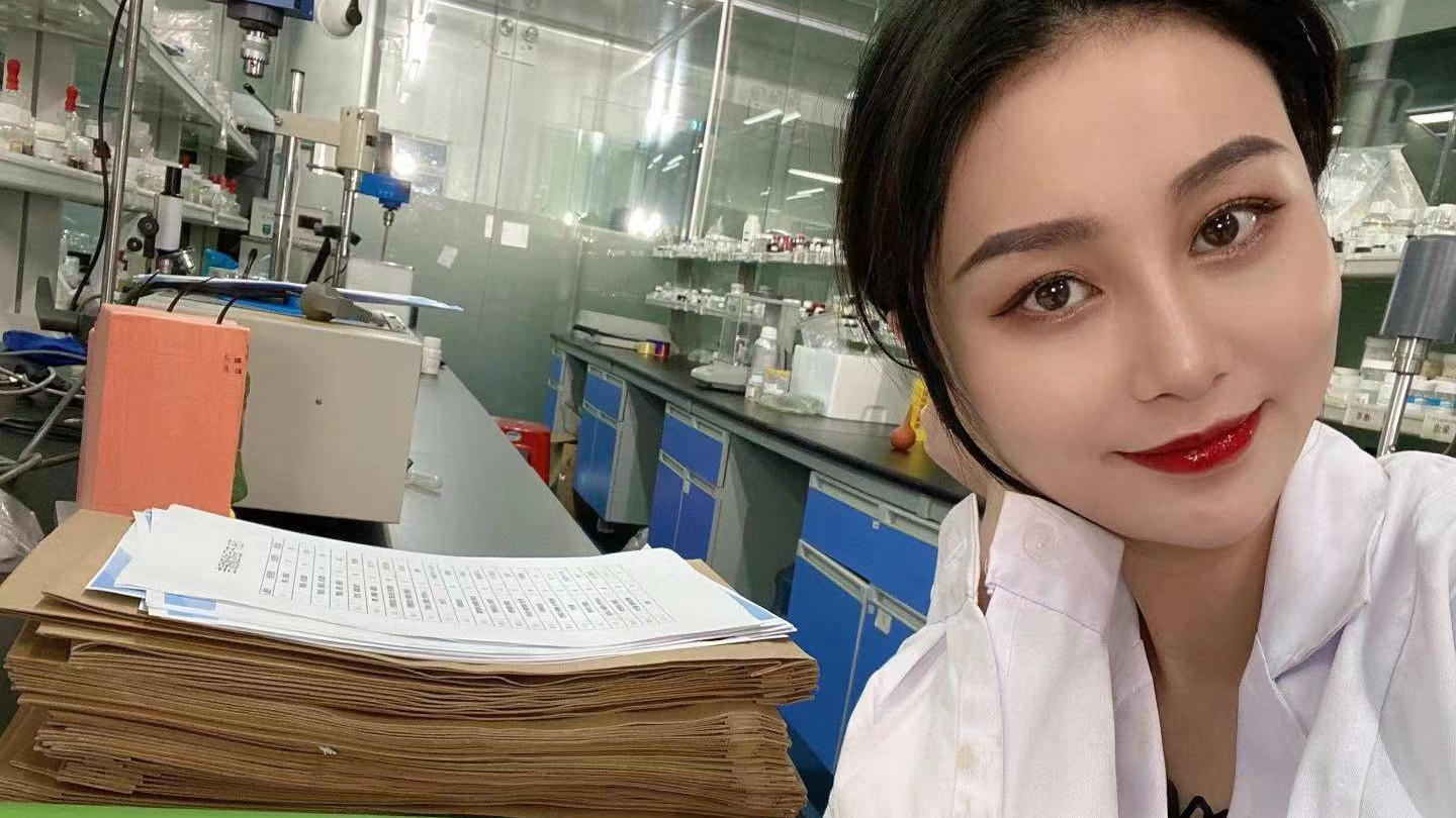 化妆水|聚美涵熙：这会这一招，肌肤散发水光润泽感