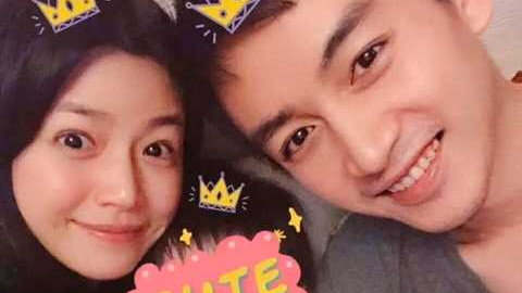 陈妍希|陈妍希带4岁儿子逛书店，小星星穿赛车服好可爱，身高已到妈妈腰部