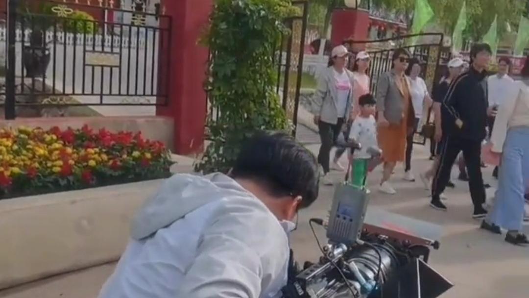 谢广坤|《乡村爱情14》花絮：谢广坤带导游团参观豆腐厂，与女婿吵起来