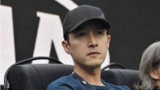 胡歌|38岁胡歌“情定”世界冠军，引发网友讨论，她才是真正的人生赢家