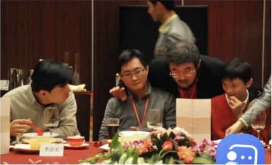 这张图很有意思 百度在看阿里和