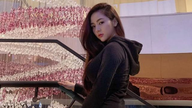 130斤韩国“夜店女王”，热爱健身，沙漏身材太可了，你羡慕了吗？