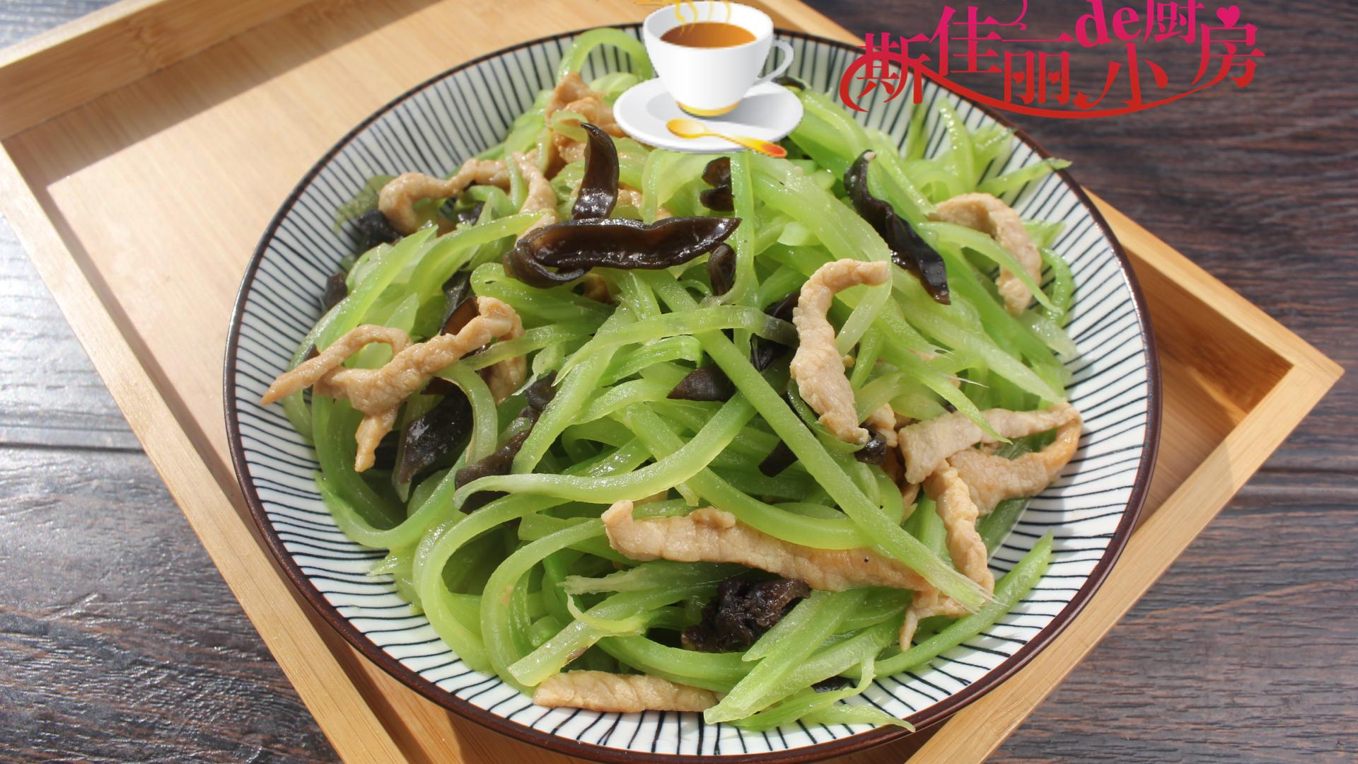 蚕豆|这三样菜炒在一起鲜美极了，简单一炒5分钟出锅，每顿必吃个精光