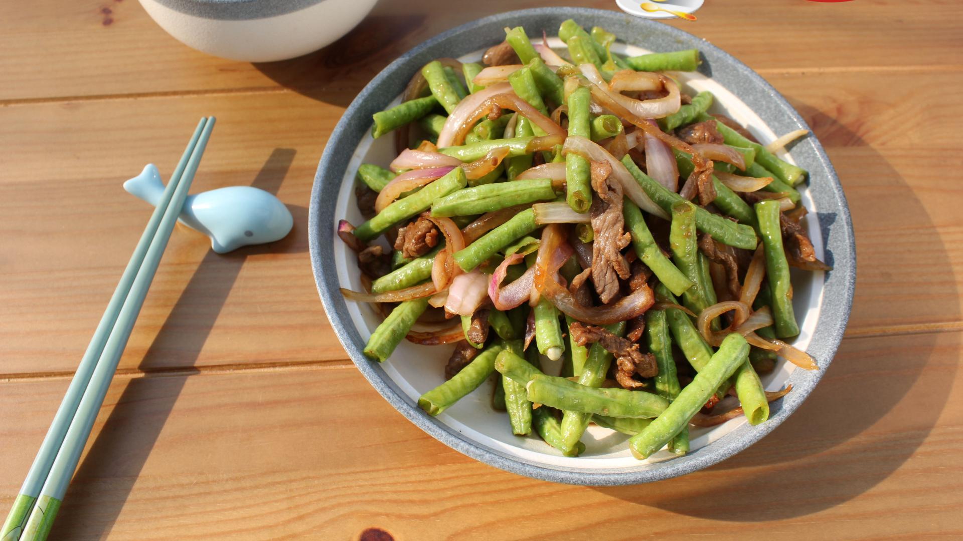 豆角|这三样菜一起炒实在鲜美极了，做法还简单，每次吃个精光汁都不剩