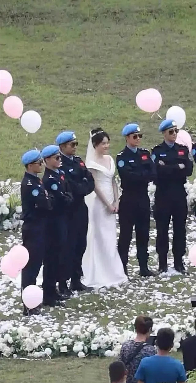 王一博新片路透 和黄景瑜 张哲瀚穿制服参加婚礼 可惜肖战不在 娱乐资讯 历史故事网