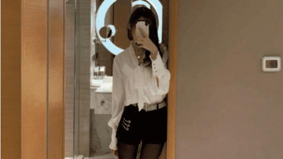 肝脏 “妹子的自拍照，无意发到公司群里，这下注定要被炒了！”哈哈哈哈～