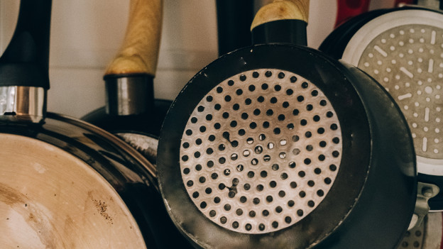 不锈钢锅真的很难清洗，现在问题终于解决了