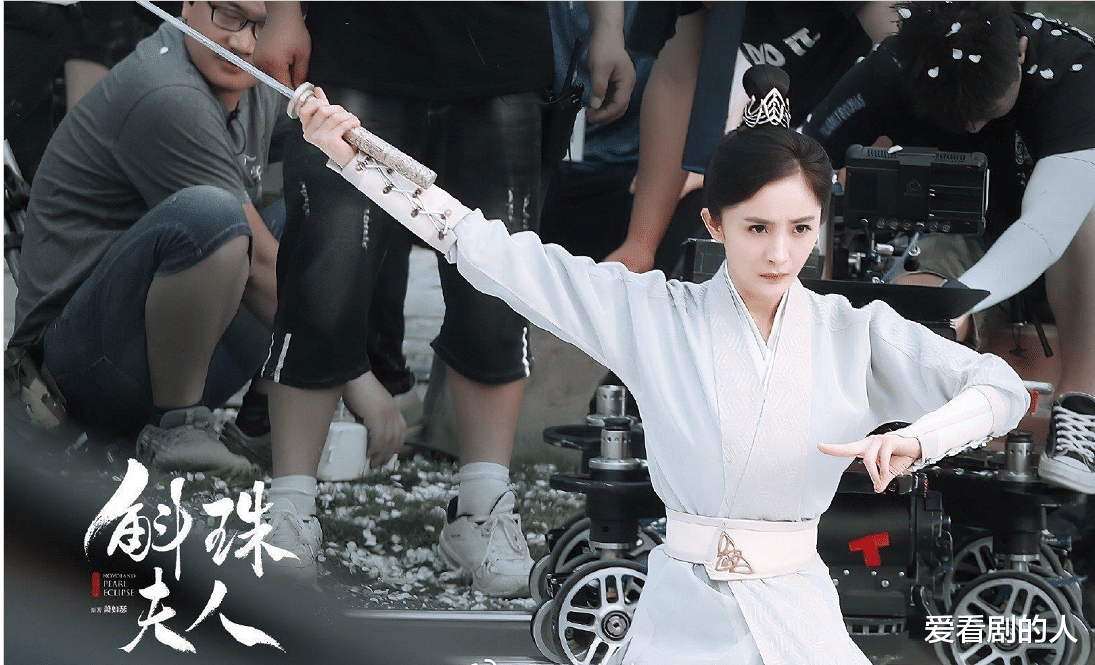 鹅厂待播剧:杨幂、热巴、周冬雨“三花”争艳,杨洋转型引期待! 鹅厂待播剧:杨幂、热巴、周冬雨“三花”争艳,杨洋转型引期待!