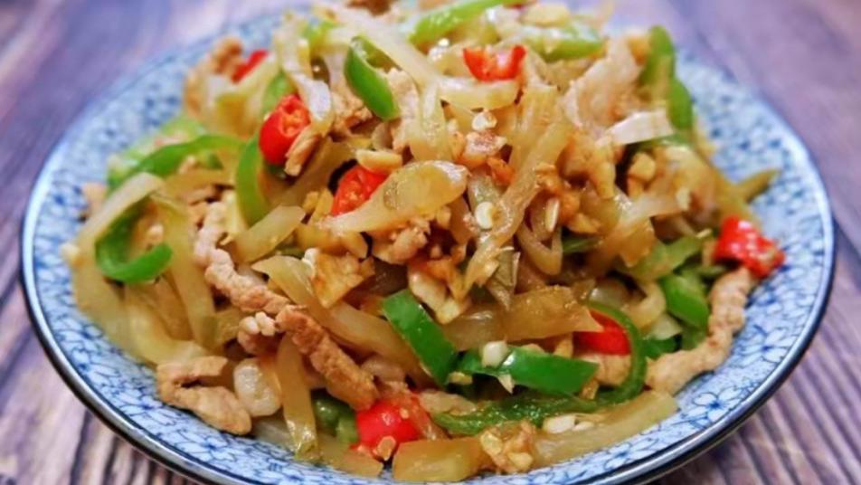 榨菜|天冷了，不管有钱没钱，别错过吃它，荤素搭配，炒一锅特别香