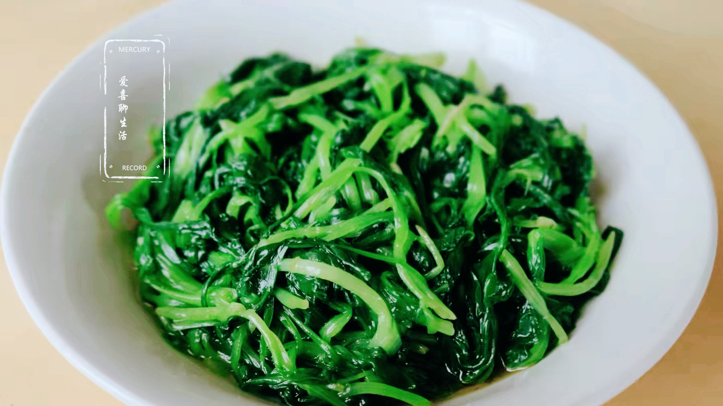 |这菜人称“菜中钙王”，钙是白菜3倍，鲜嫩正当时，孩子缺钙正合适