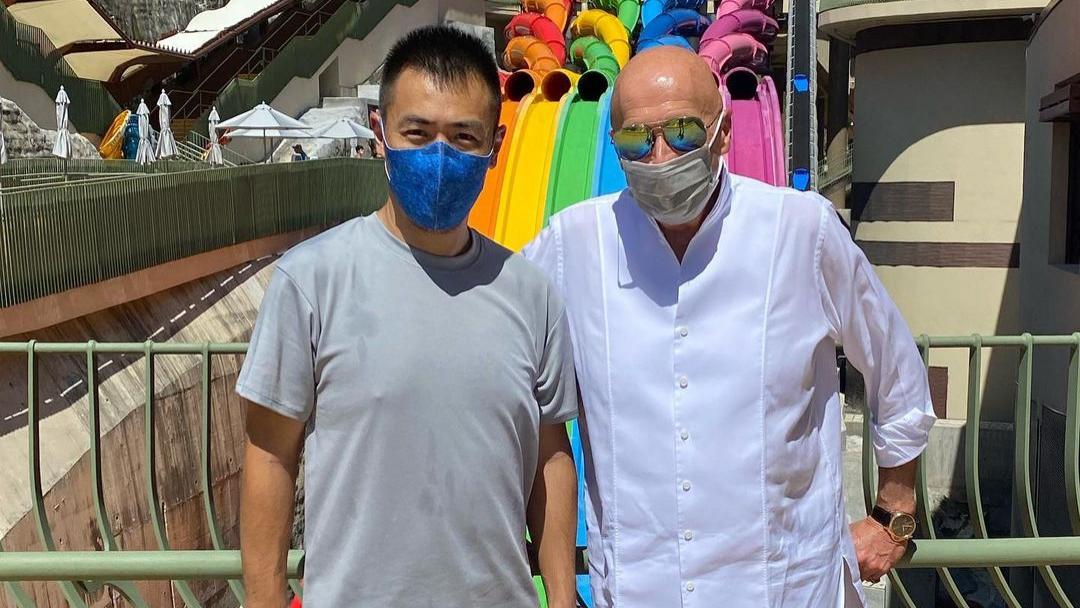 沙雕|港圈顶级豪门大聚会！甘比与继子同场不同框，黎姿带仨娃高调亮相