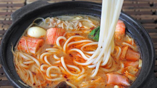 过桥米线|过去火爆全国的过桥米线，现在的人为啥不爱吃？网友：换我也不吃