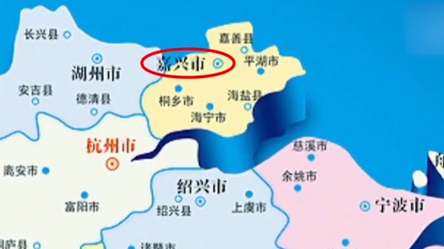 蓦然一牟 男孩被昔日好友勒死，尸体竟藏塑料箱中，被抓后还毫无悔意