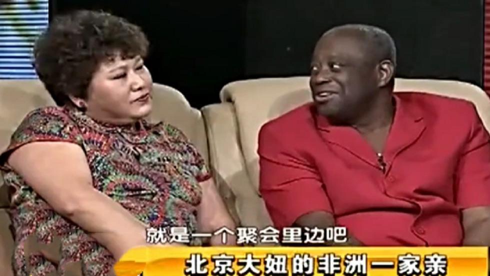 刘笑东|北大才女远嫁非洲，黑人丈夫不上交工资又不顾家，她愤然提出离婚