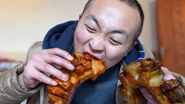 三明治|网红“脆皮五花肉”究竟是肥而不腻还是越吃越恶心？