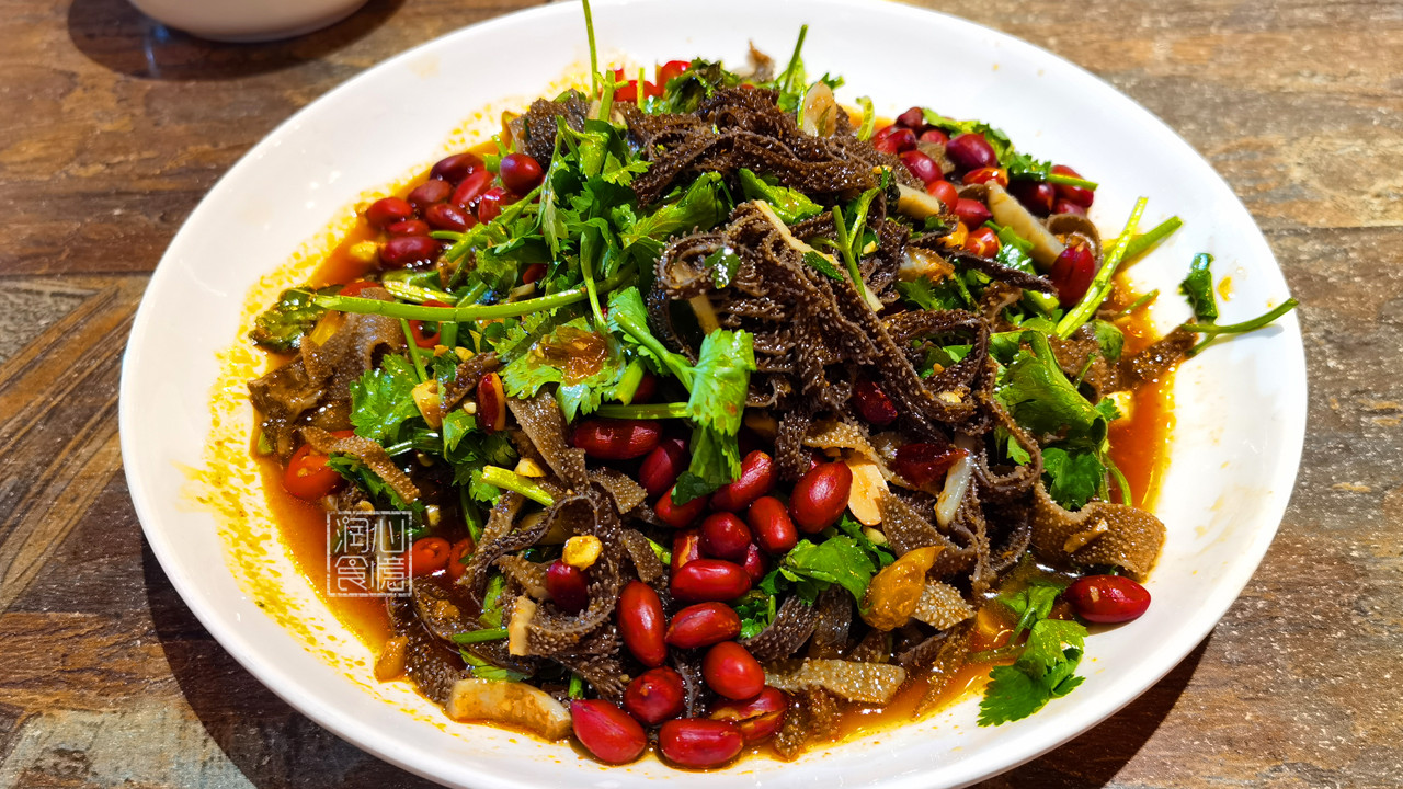 鸡蛋|和老婆下馆子，点了4道菜花了166元，网友表示太浪费，您看值吗？