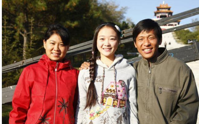 她6岁“为母还债”,演戏一哭成名,如今24岁模样大改不敢认 她6岁“为母还债”,演戏一哭成名,如今24岁模样大改不敢认